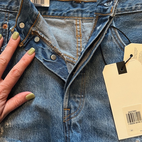 Levi's 501 High Rise Women's Jean Shorts Button Fly Size 30 - Picture 7 of 7